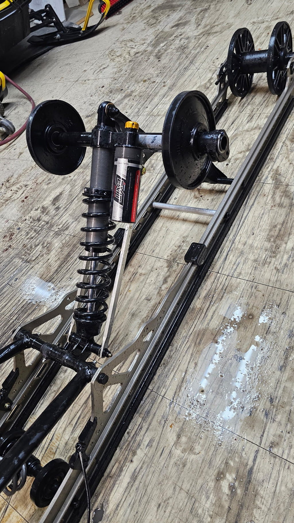 SKI DOO T-MOTION COILOVER 154-165" X1 EXIT REAR SHOCK (2026 +)