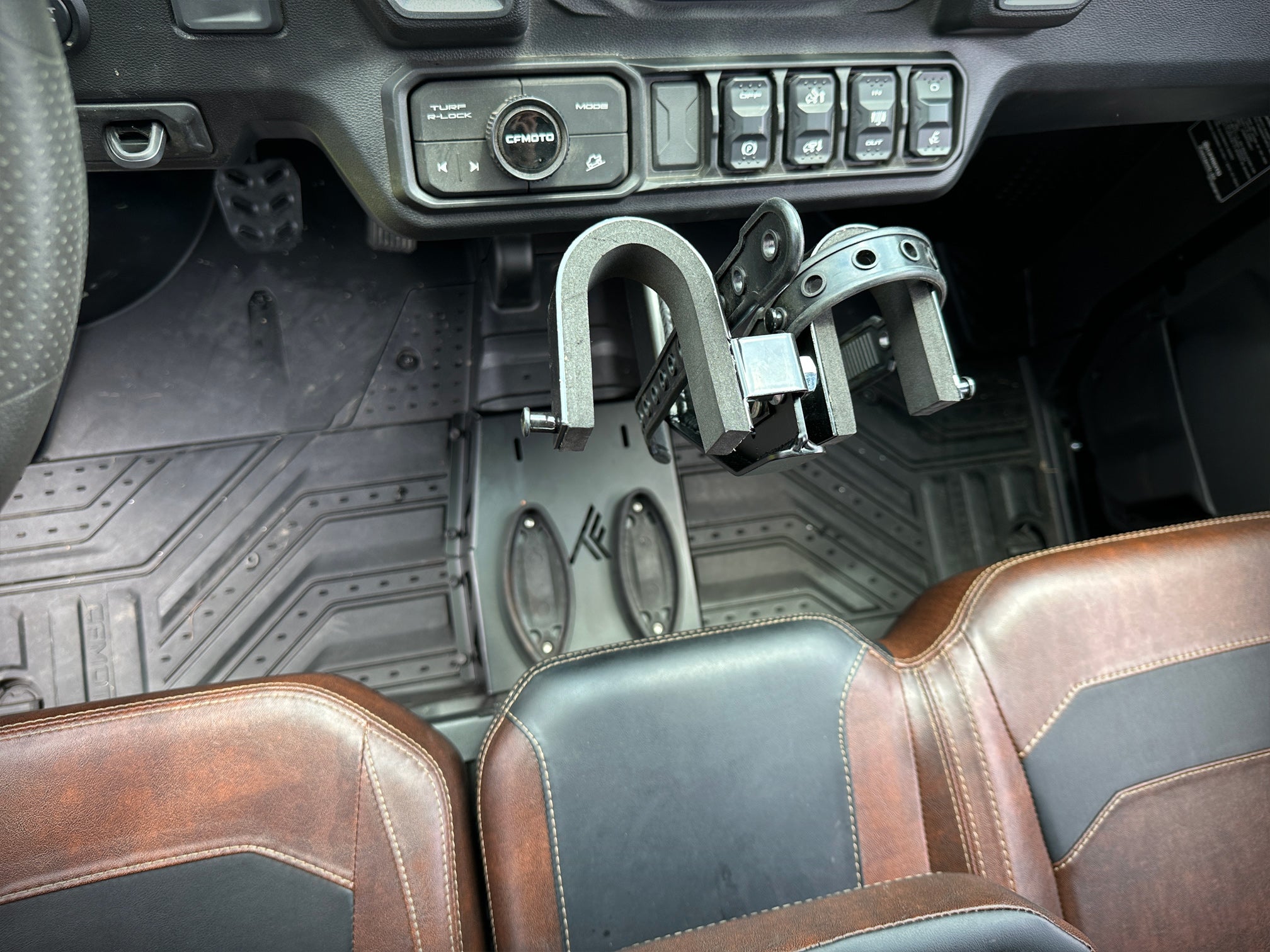 CFMOTO UForce U10 Pro Gun Mount - Center Floor Mount