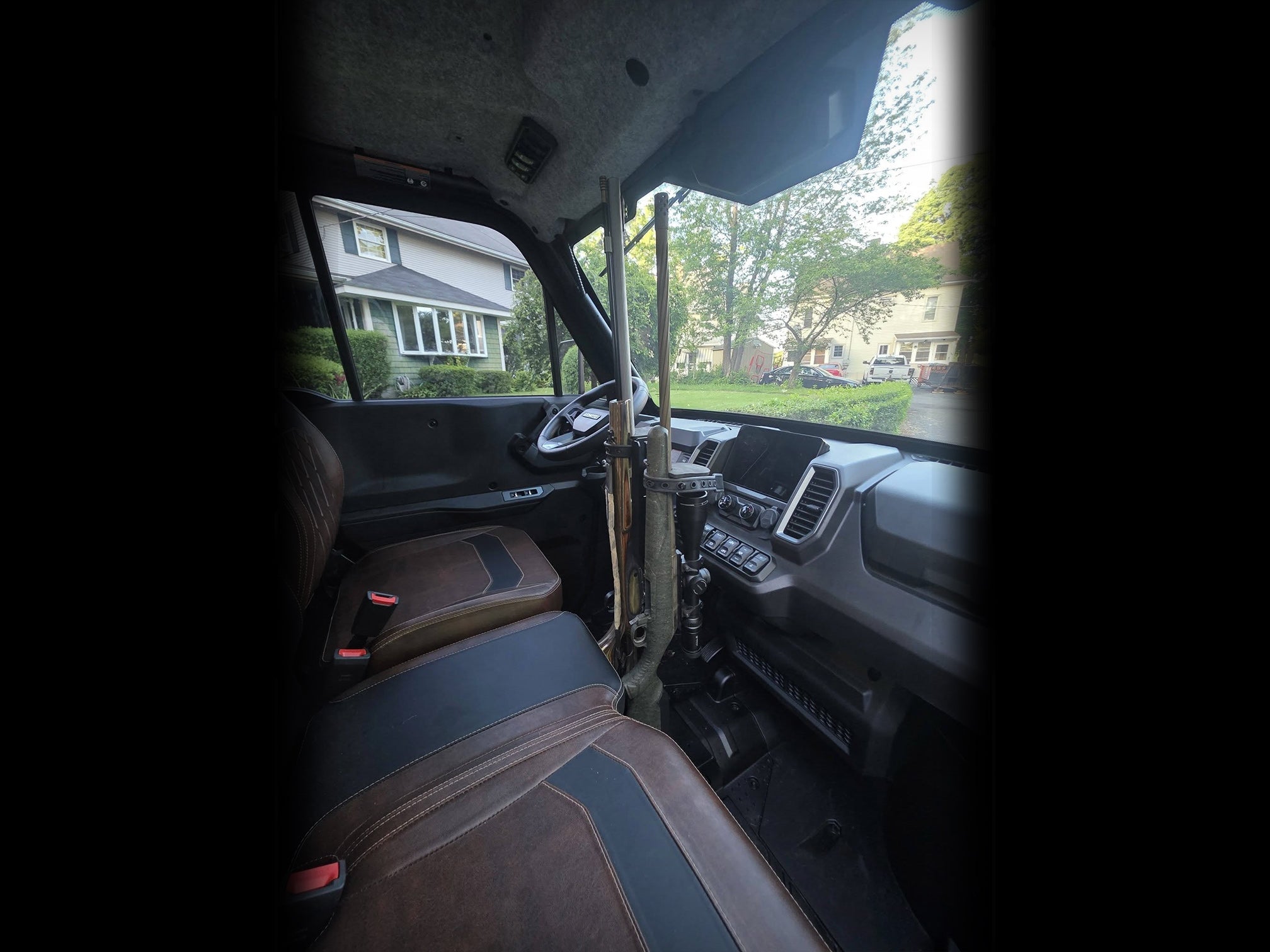 CFMOTO UForce U10 Pro Gun Mount - Center Floor Mount